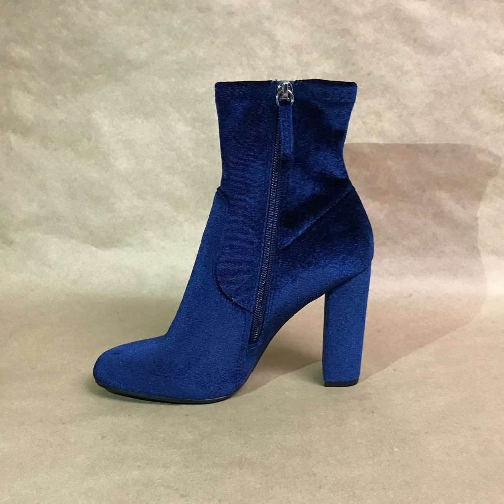 Steve Madden Edit Blue Velvet Boots, 7.5